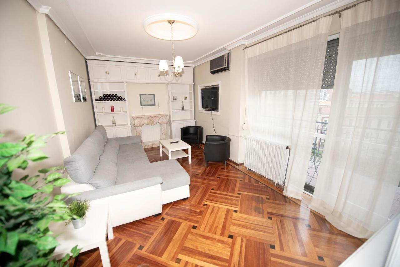 Espacios Blanco Santiago - Con Parking. Apartment Valladolid Bagian luar foto