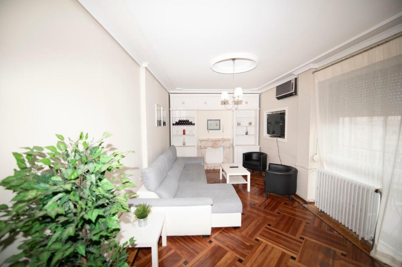 Espacios Blanco Santiago - Con Parking. Apartment Valladolid Bagian luar foto